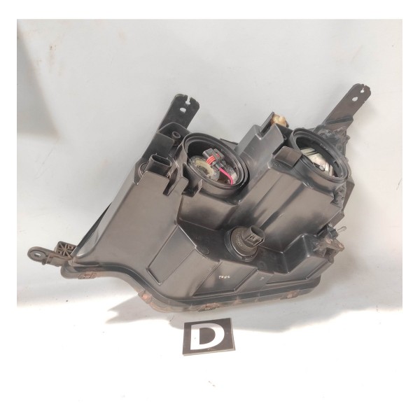 Farol Direito Chevrolet Captiva 2006 2018 Detalhe Direito/passageiro