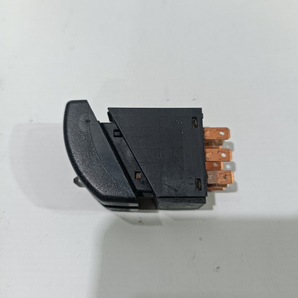 Botão Pisca Alerta Chevrolet Tigra 1998 1999