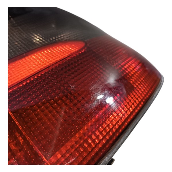 Lanterna Traseira Direita Chevrolet Tigra 1998 1999 Direito/passageiro