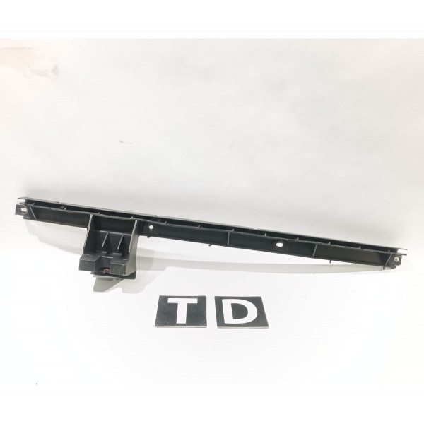 Guia Central Traseiro Direito Parachoque Chevrolet Tigra 98