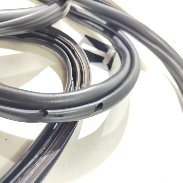 Borracha Porta Mala Chevrolet Tigra 1998 1999 Detalhe