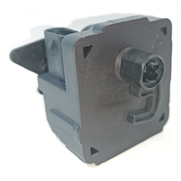 Atuador Portinhola Tanque Mercedes C180 C200 07 14 896105q03