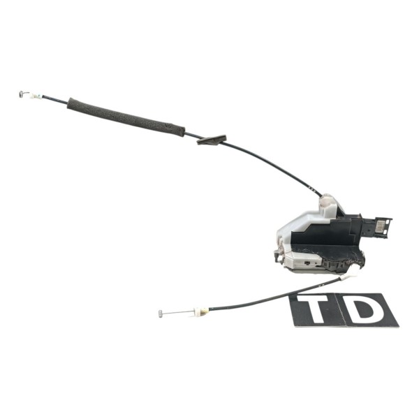 Trava Porta Traseira Direita Peugeot 3008 2008 2016