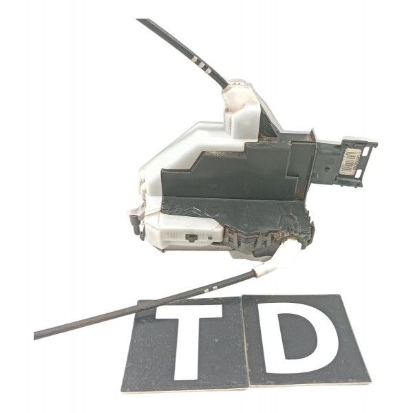 Trava Porta Traseira Direita Peugeot 3008 2008 2016