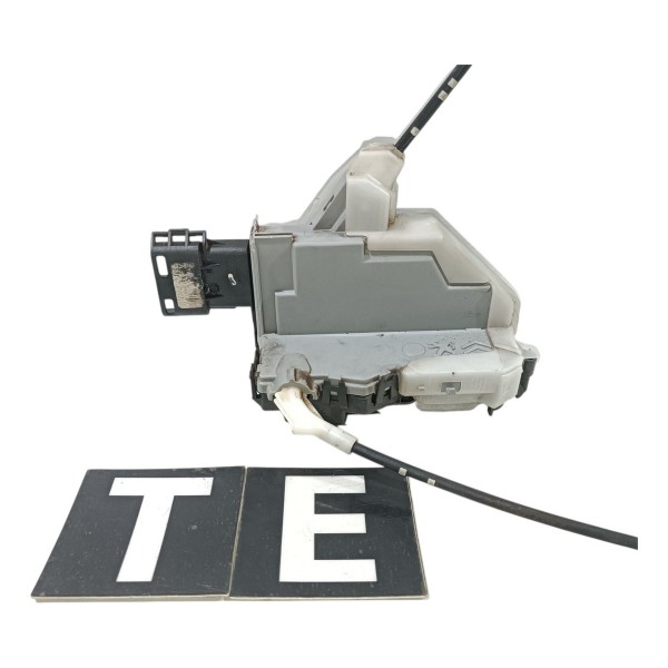 Trava Porta Traseira Esquerda Peugeot 3008 2008 2016