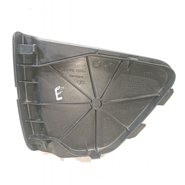 Moldura Esquerda Tampa Traseira Audi A1 2010 2018 8x3867979