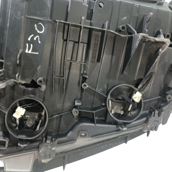 Farol Direito Bmw 320 F30 2012 15 Retirada De Peças 7259526