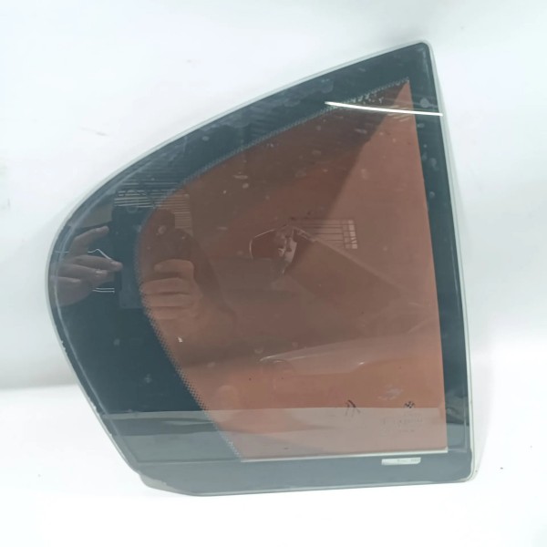 Vidro Vigia Porta Traseira Direita Bmw 320 325 335 06 12