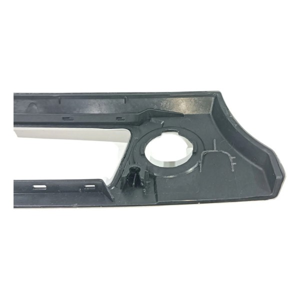 Moldura Tabelie Painel Bmw 320 325 335 06 12 6982457 Detalhe Prateado