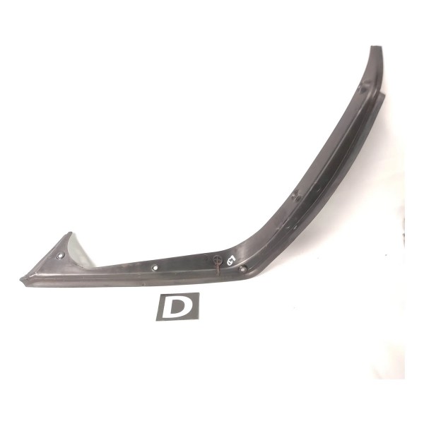 Moldura Lateral Tampa Porta Malas Mercedes C180 Cgi 2014