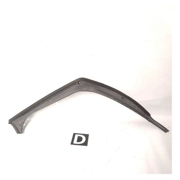 Moldura Lateral Tampa Porta Malas Mercedes C180 Cgi 2014