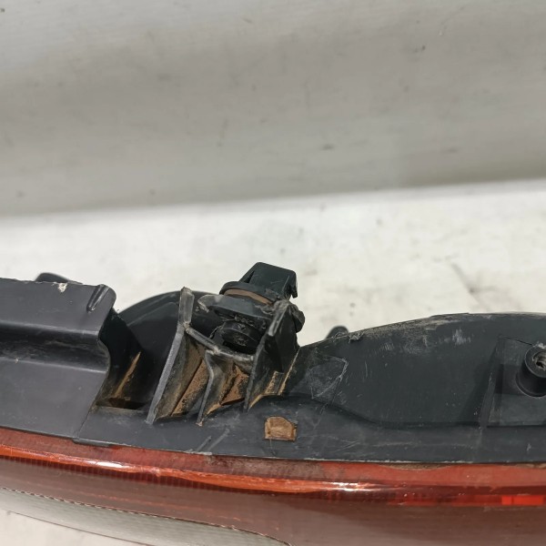 Lanterna Traseira Direita Mazda Mx3 1991 1998 Detalhe Direito/passageiro