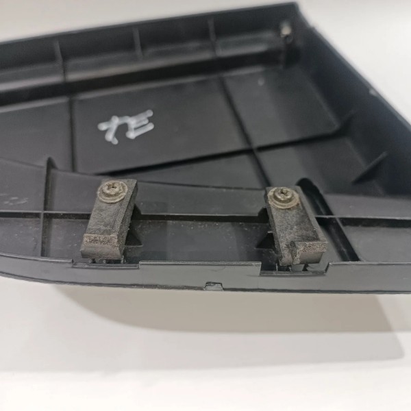Suporte Esquerdo Bagagito Mazda Mx3 1991 1998 Detalhe
