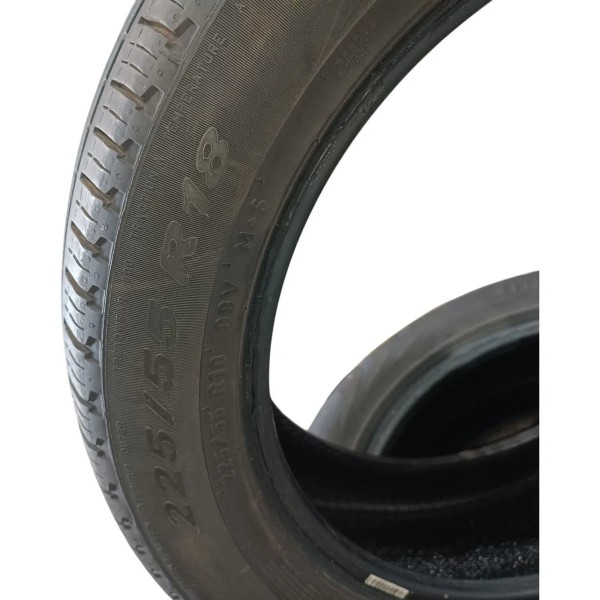 Par Pneus Pirelli Scorpion 225/55r18 Dot 3324 60% Forester