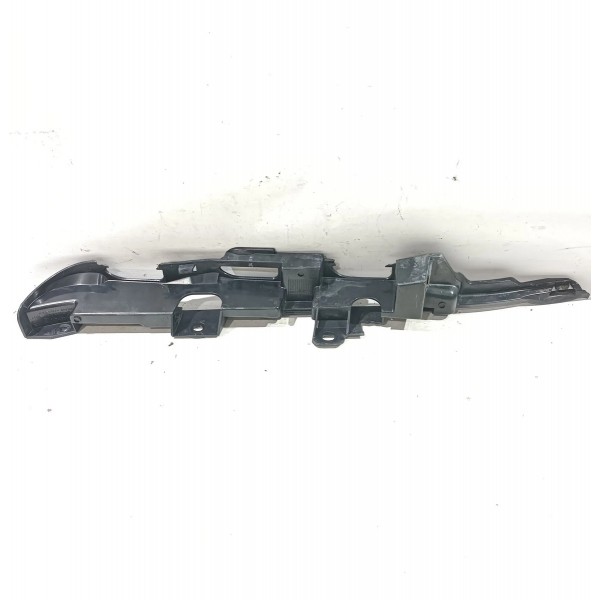 Guia Direito Parachoque Traseiro Bmw 325 1998 2005 Detalhe