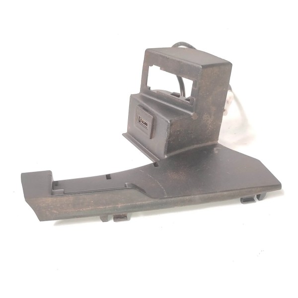 Porta Usb A2078210411 Mercedes C180 Cgi 2014 W204 Preto